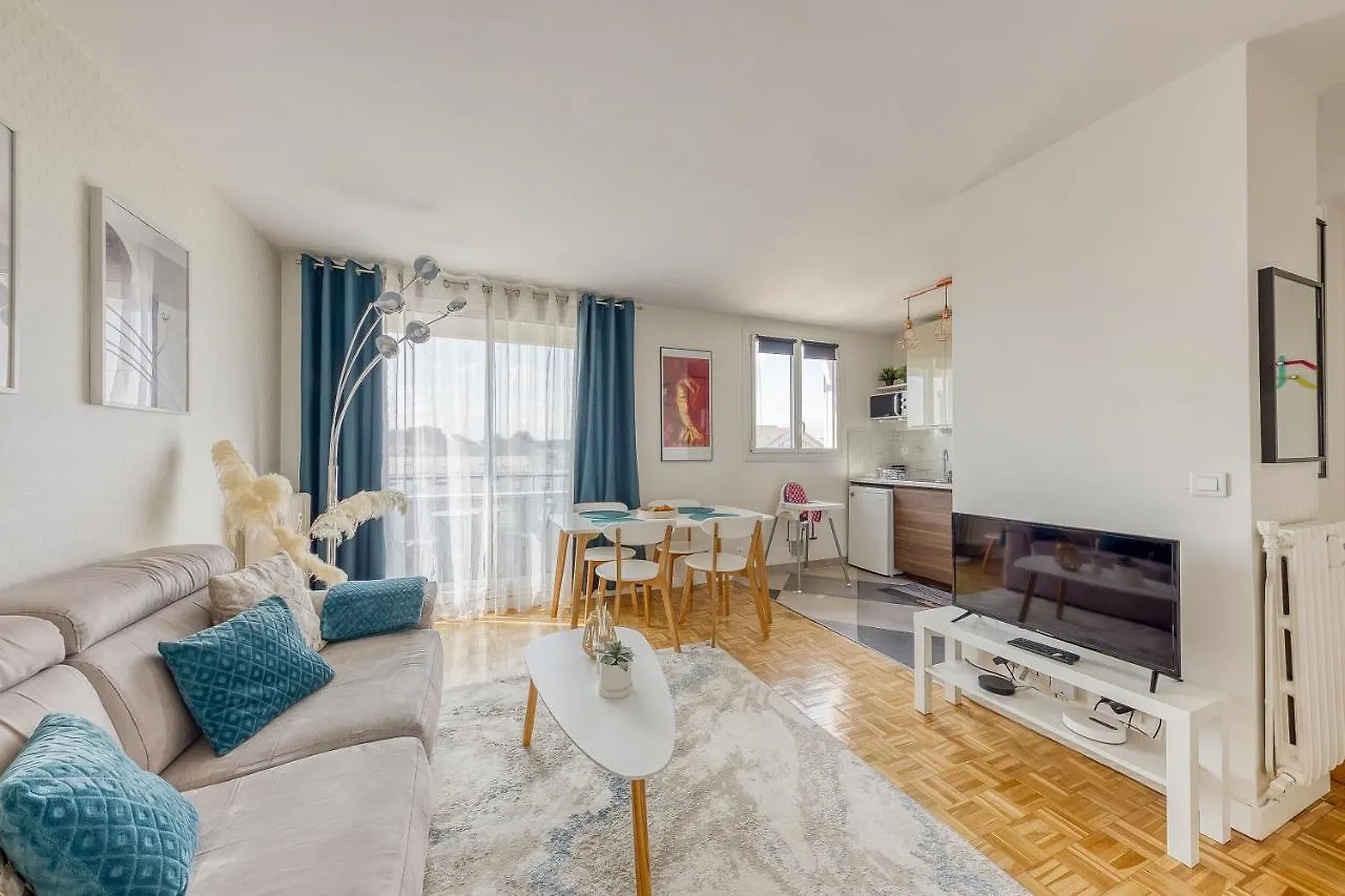 Apartment Blue Dream - Rer B&C - Netflix / Disney+/ Easy Check-In Massy