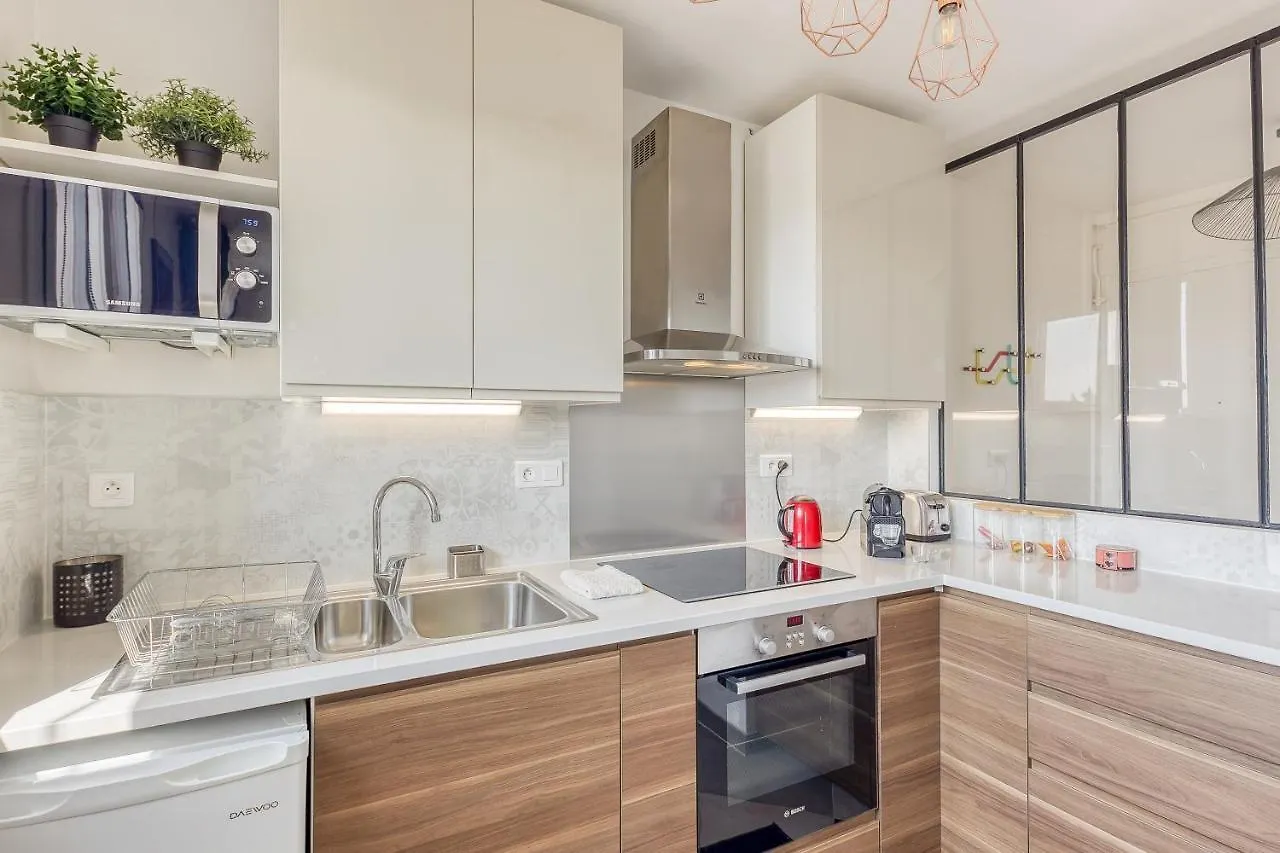 Apartment Blue Dream - Rer B&C - Netflix / Disney+/ Easy Check-In Massy