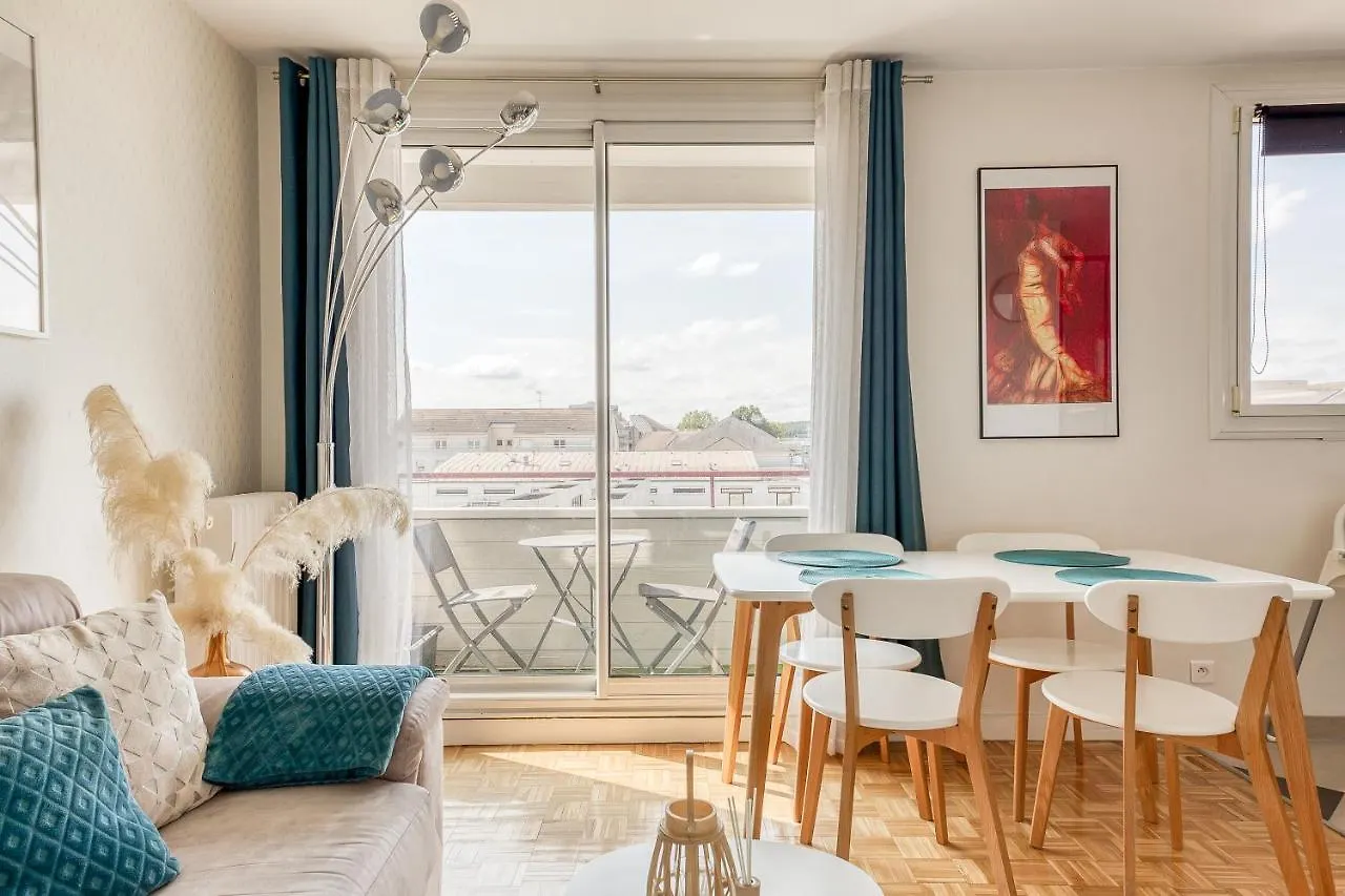 Blue Dream - Rer B&C - Netflix / Disney+/ Easy Check-In Massy  0*, Massy (Essonne) France