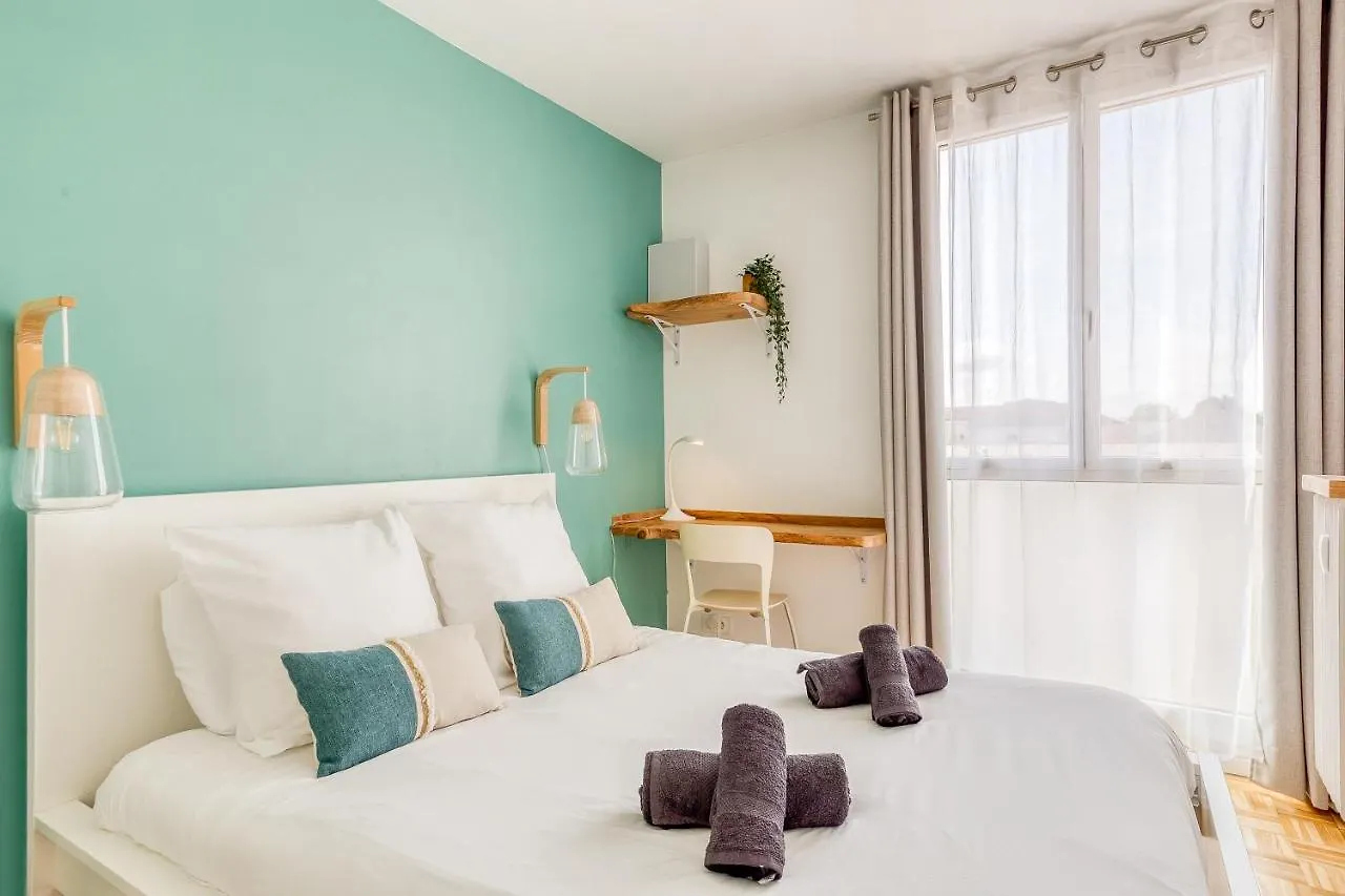 Blue Dream - Rer B&C - Netflix / Disney+/ Easy Check-In Massy  0*, Massy (Essonne)