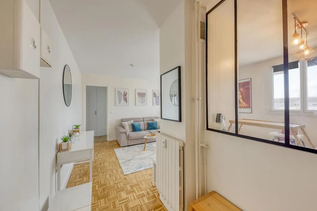 Blue Dream - Rer B&C - Netflix / Disney+/ Easy Check-In Massy  France