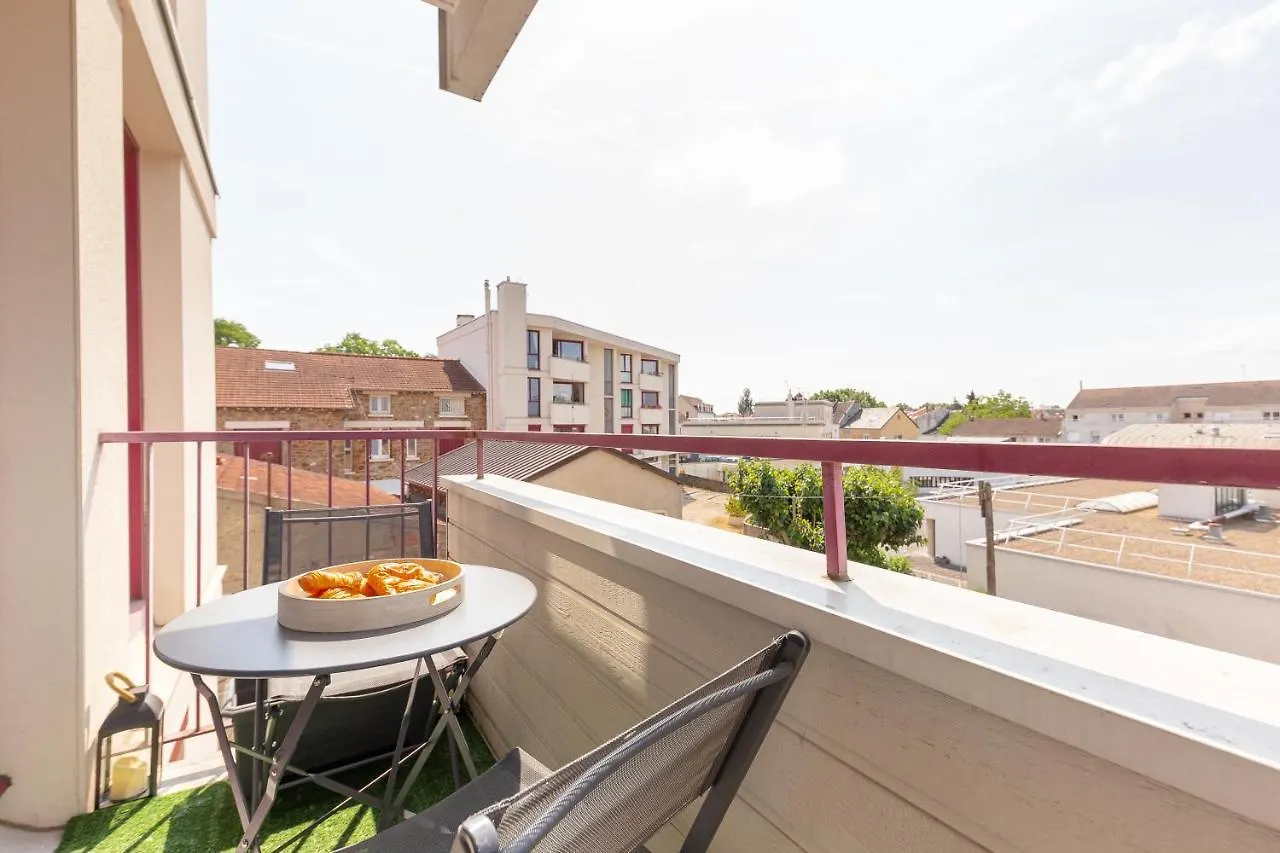 Apartment Blue Dream - Rer B&C - Netflix / Disney+/ Easy Check-In Massy